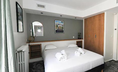 Triple Room with City View