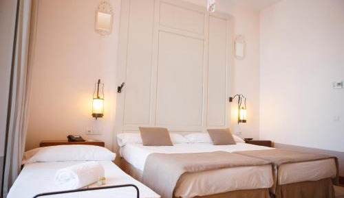 Standard Double Room (2 Adults + 1 Child)