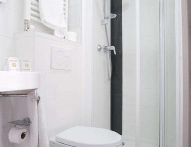 Two Adjacent Double Rooms (non communicating)