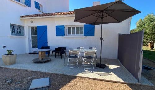Apartment with Garden View
