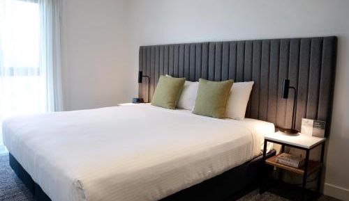 King Studio Apartment