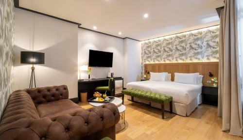 Deluxe Quadruple Room