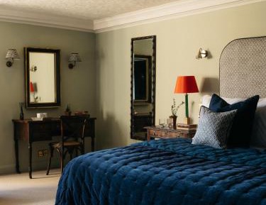 King Room with Spa Bath