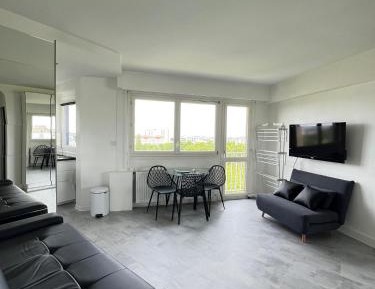 Apartment with City View