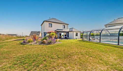 Four-Bedroom Deluxe Home - Oceanfront