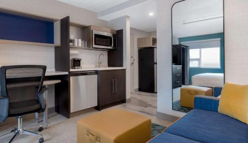 Queen Studio Suite
