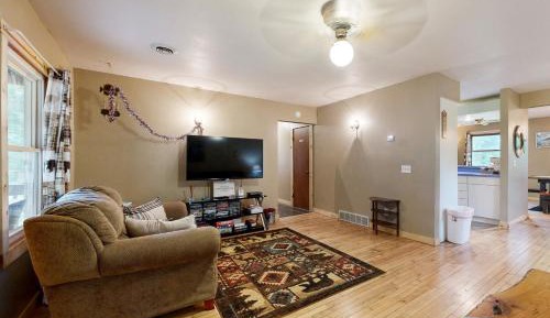 Three-Bedroom Vacation Home 