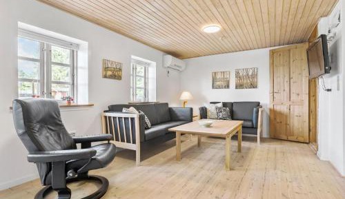Three-Bedroom Vacation Home 