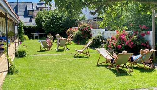 Family Room with Garden View