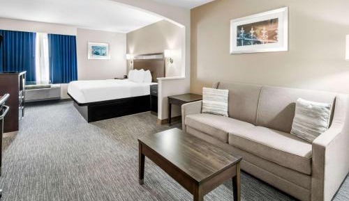 King Suite with Sofa Bed - Non-Smoking