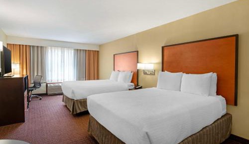 Suite with Two Queen Beds and Sofa Bed - Non-Smoking
