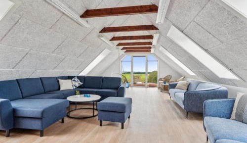 Fifteen-Bedroom Holiday Home