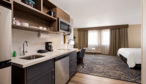 King Studio Suite with Kitchen
