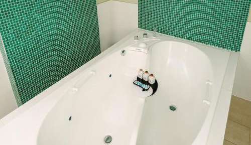 Twin Bath Junior Suite