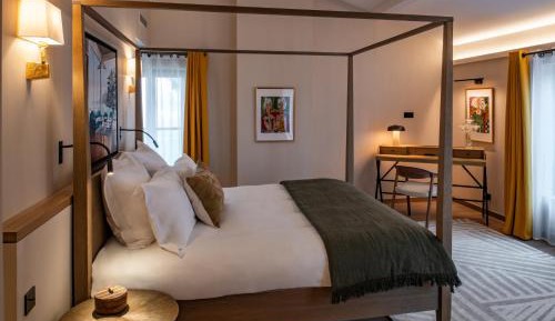 Deluxe Double Room with Castle View