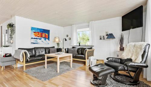 Three-Bedroom Vacation Home 