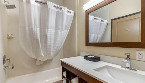 Queen Suite with Two Queen Beds - Non-Smoking
