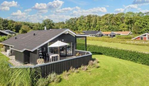 Three-Bedroom Vacation Home 