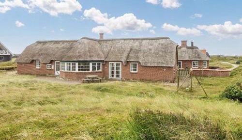 Seven-Bedroom Holiday Home