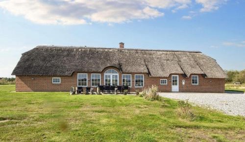 Seven-Bedroom Holiday Home