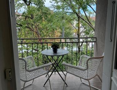 One-Bedroom Apartment with Balcony