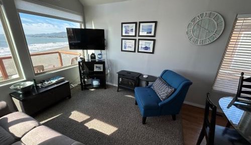 Bungalow - Water Front 