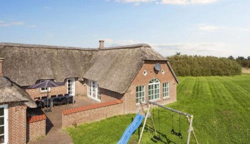 Seven-Bedroom Holiday Home