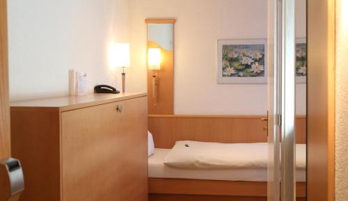 Economy Single Room