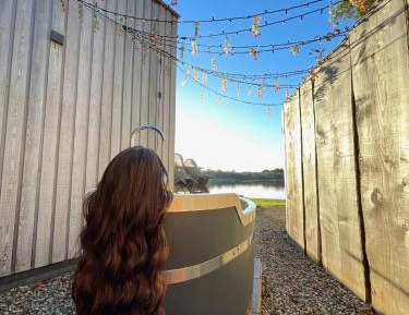 Mallard - 3 Bedroom Luxury Waterfront Chalet