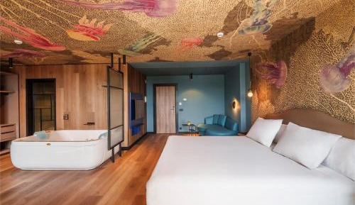 King Suite with Spa Bath