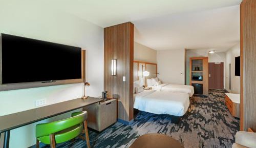 Queen Suite with Two Queen Beds and Sofa Bed - Hearing Accessible