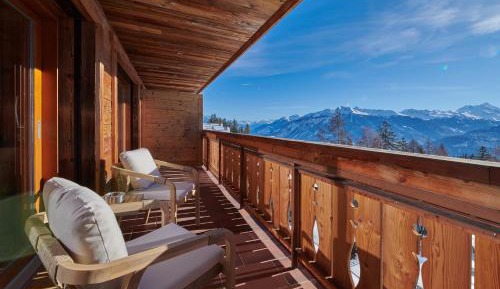 Suite with Mountain View