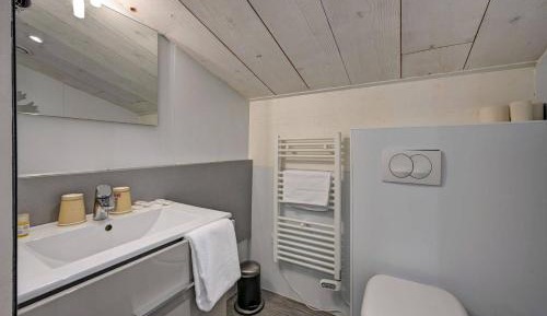 Superior Family Room (2 Adults + 2 Children)