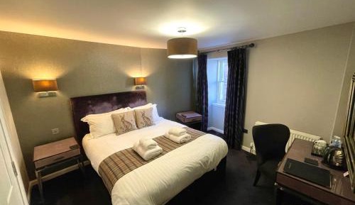 Double or Twin Room with Partial Sea View