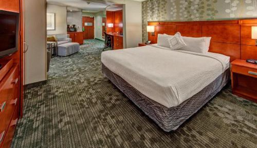 King Suite with Sofa Bed - Hearing Accessible