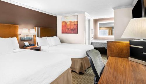 Queen Room with Two Queen Beds - Non-Smoking