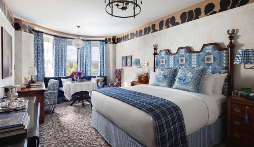 Graduate Large King Room