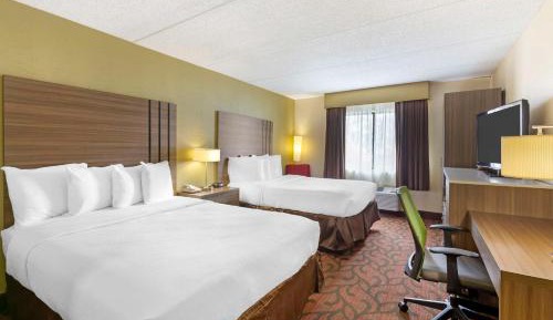 Queen Room with Two Queen Beds - Non-Smoking