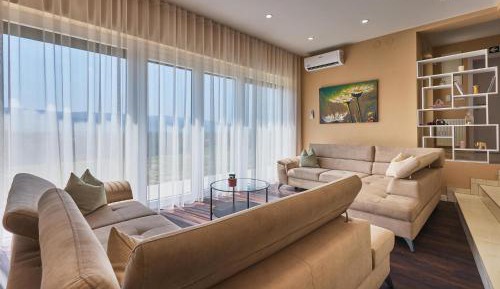 Three-Bedroom Vacation Home 