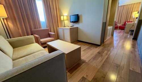 Junior Suite with Pool View