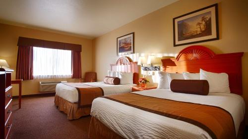 Queen Room with Two Queen Beds