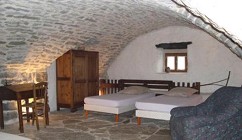 Quadruple Room with Private Bathroom