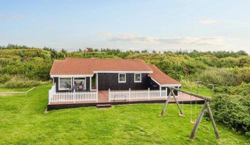 Three-Bedroom Vacation Home 