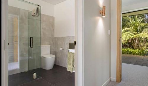 Deluxe Double Room with Shower