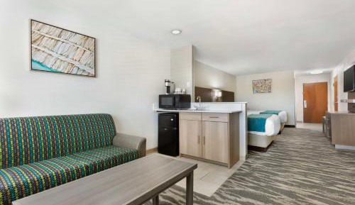 Queen Suite with Two Queen Beds with Sofa Bed