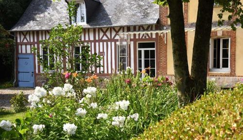 Cottage with Garden View