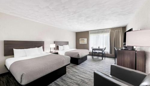 Queen Room with Two Queen Beds - Non-Smoking