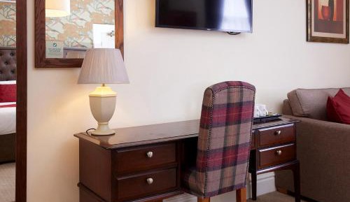 Family Room (2 Adults + 2 Children)