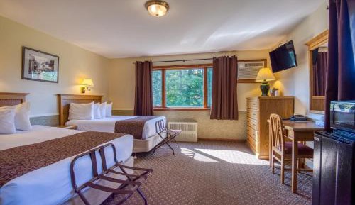 Family Room with Mountain View