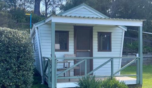 Cottage with Shared Bathroom